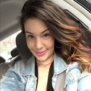 Meet your Posher, Nicole